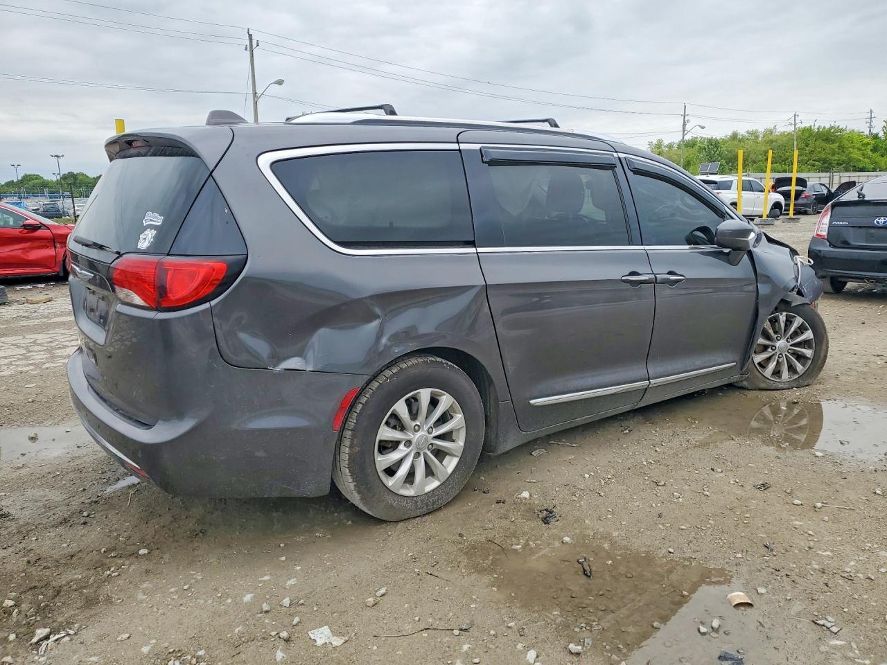 2019 Chrysler Pacifica Touring L - Фото 3