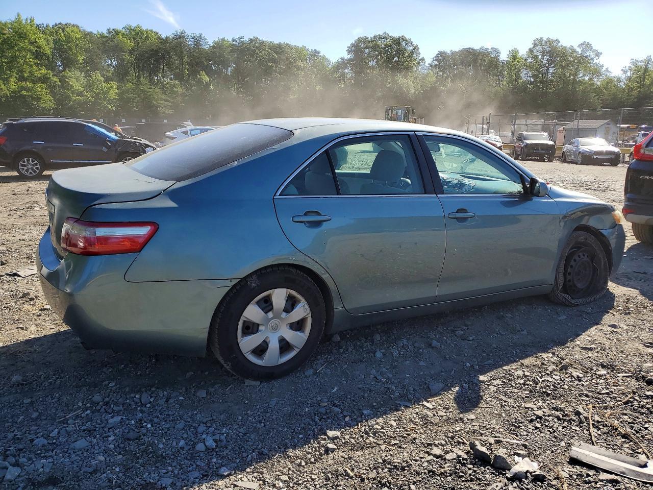 2008 Toyota Camry Le - Фото 3