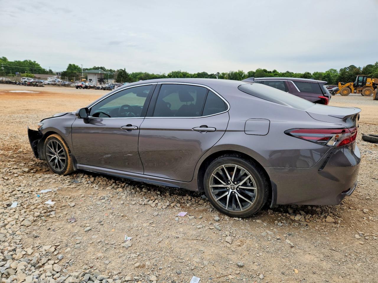 2023 Toyota Camry Se - Image 2