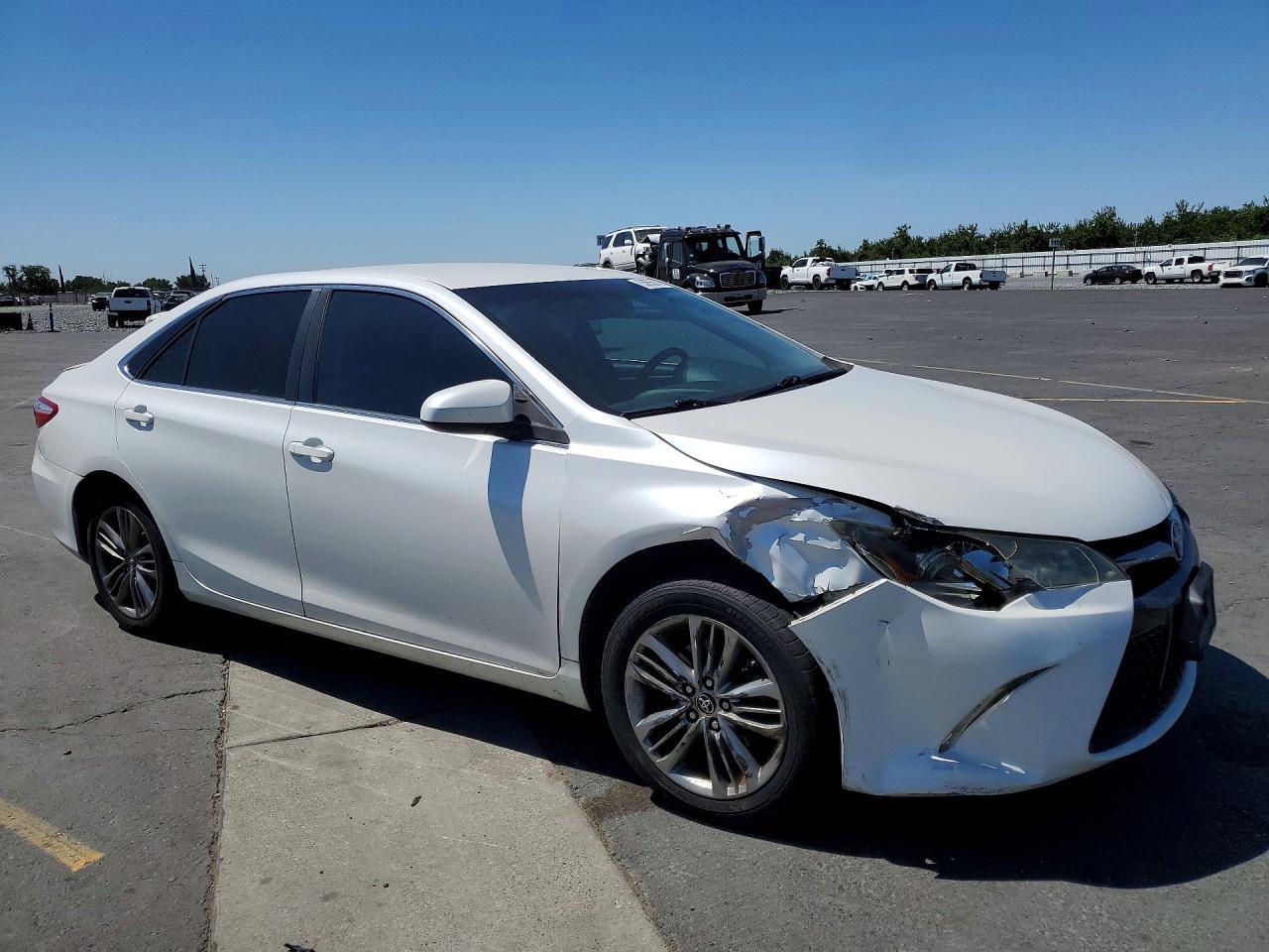 2015 Toyota Camry Se - Фото 4