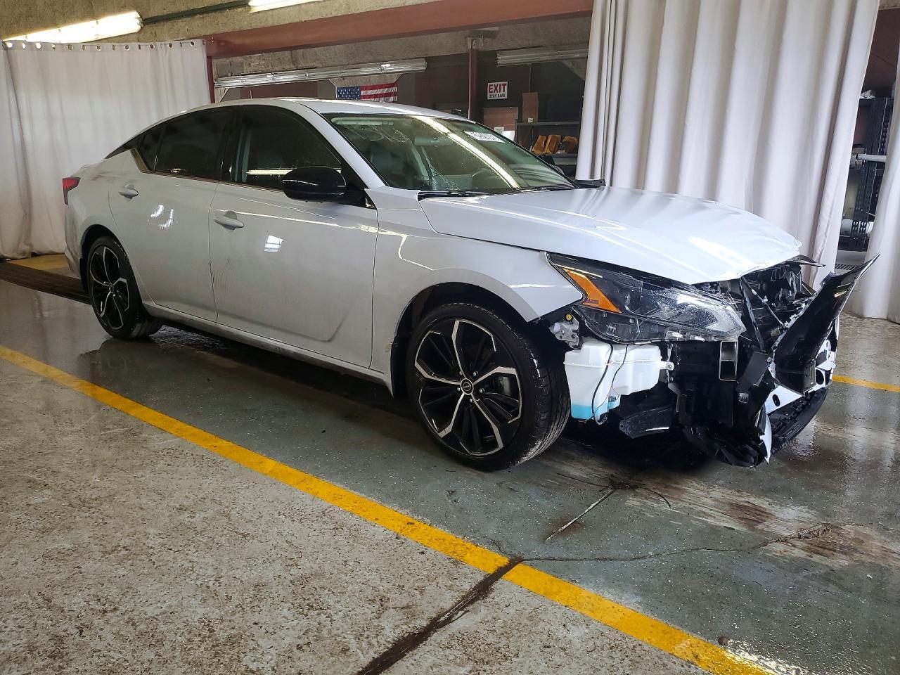 2023 Nissan Altima Sr - Фото 4