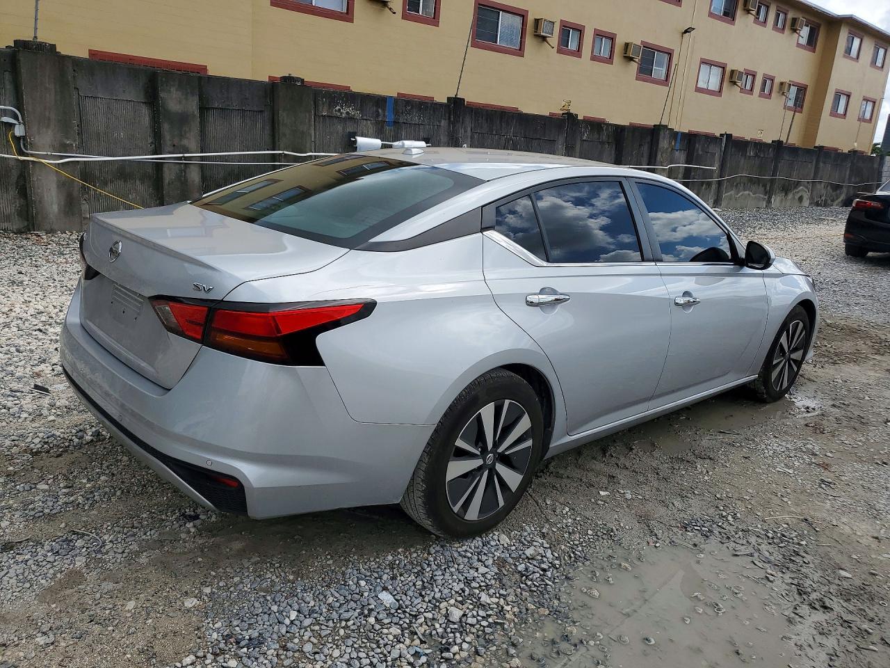 2022 Nissan Altima Sv - Фото 3