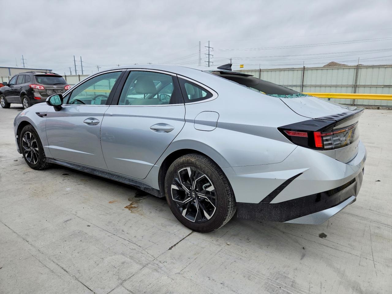 2025 Hyundai Sonata Sel - Image 2