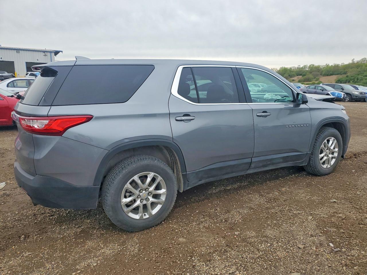 2020 Chevrolet Traverse Ls - Фото 3