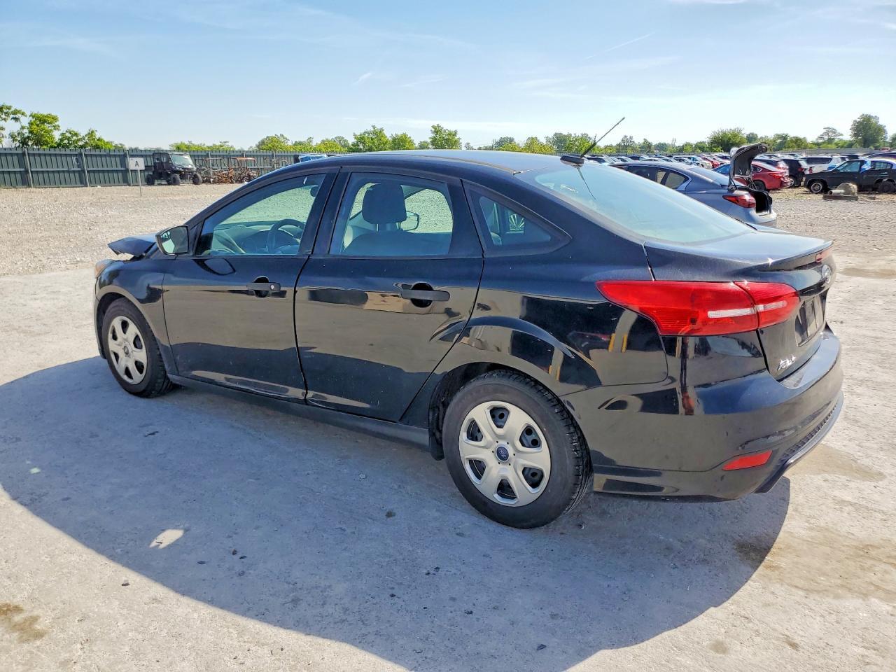 2017 Ford Focus S - Фото 2