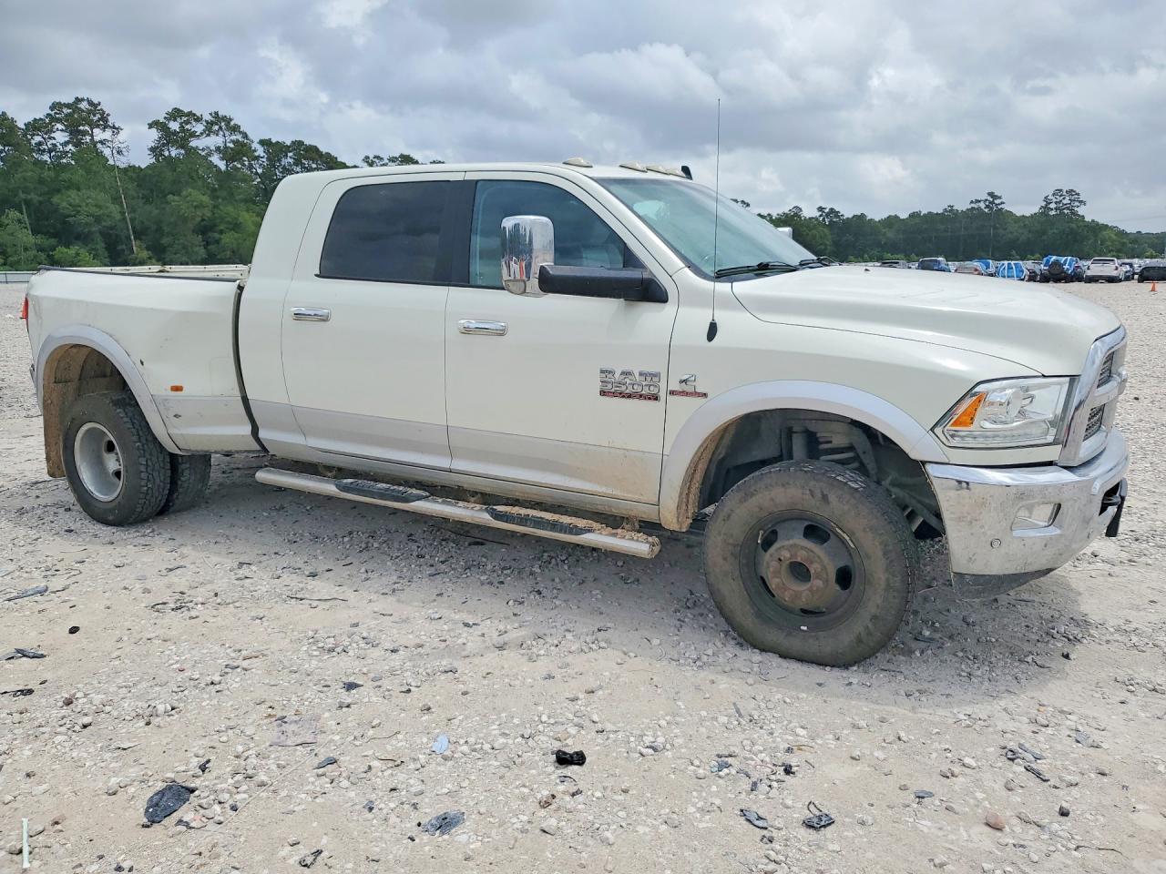 2018 Ram 3500 Laramie - Image 4