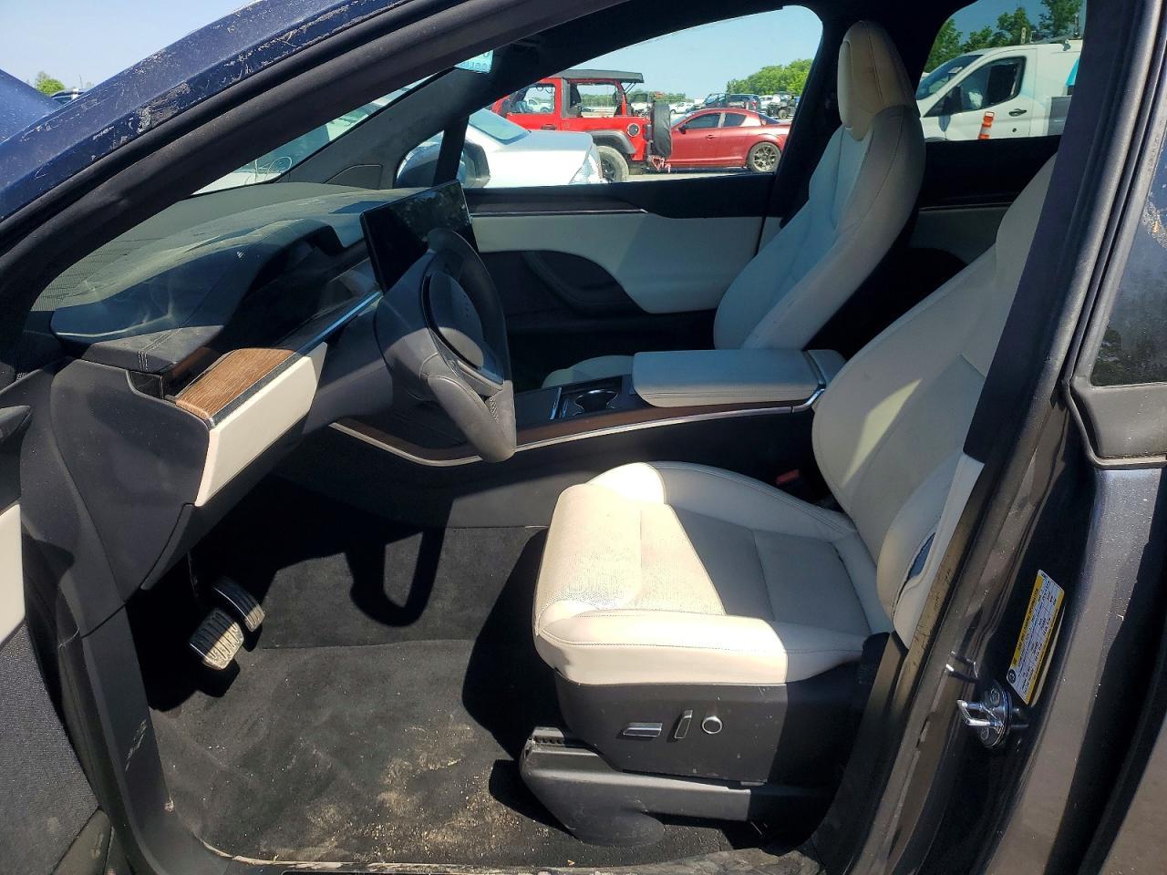 2022 Tesla Model X - Фото 7