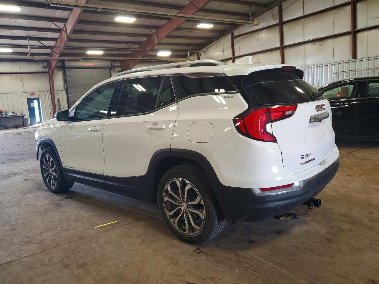 2021 GMC Terrain Slt - Фото 2