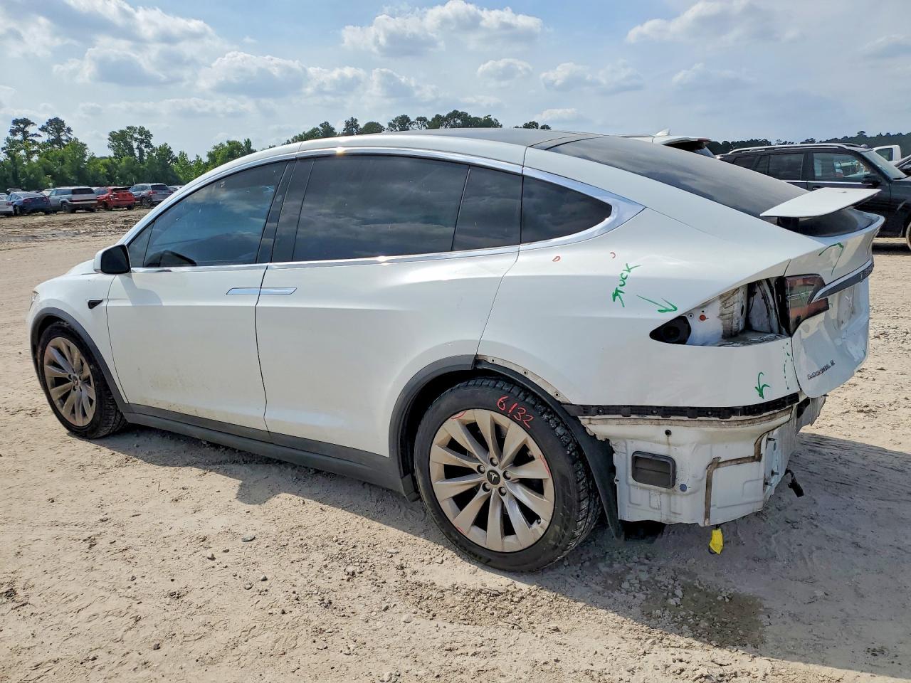 2017 Tesla Model X - Фото 2