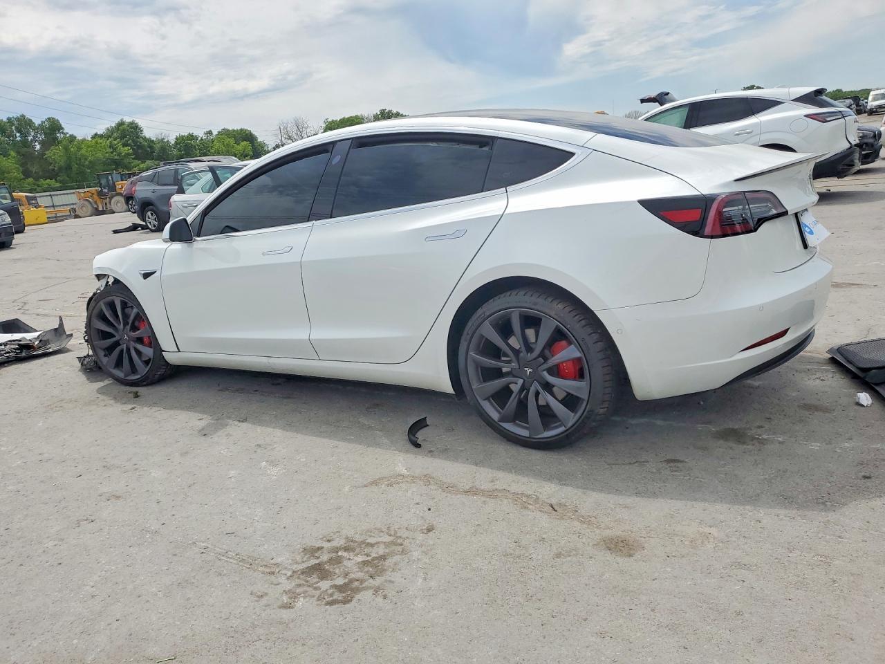 2020 Tesla Model 3 - Image 2