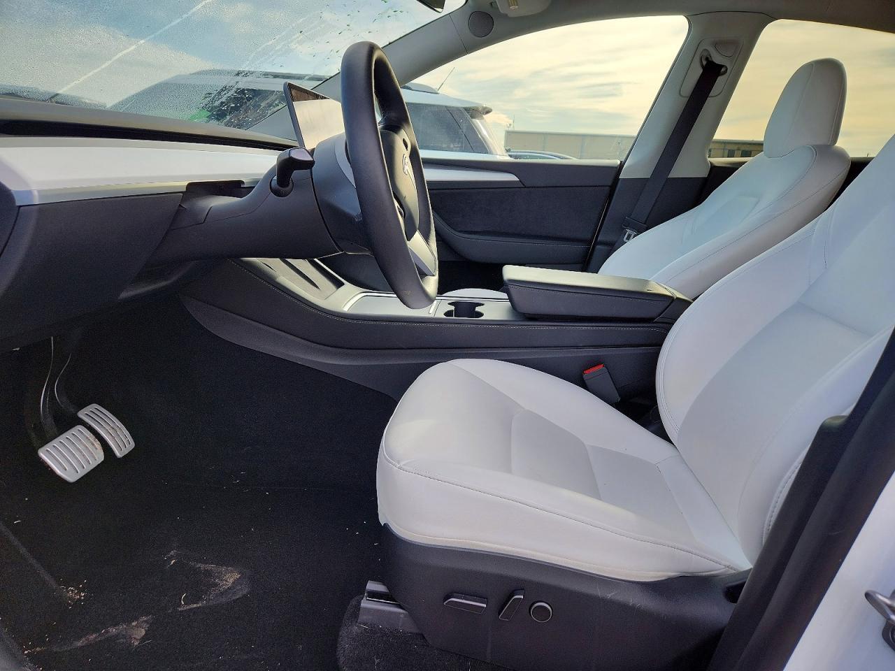 2023 Tesla Model Y - Image 7
