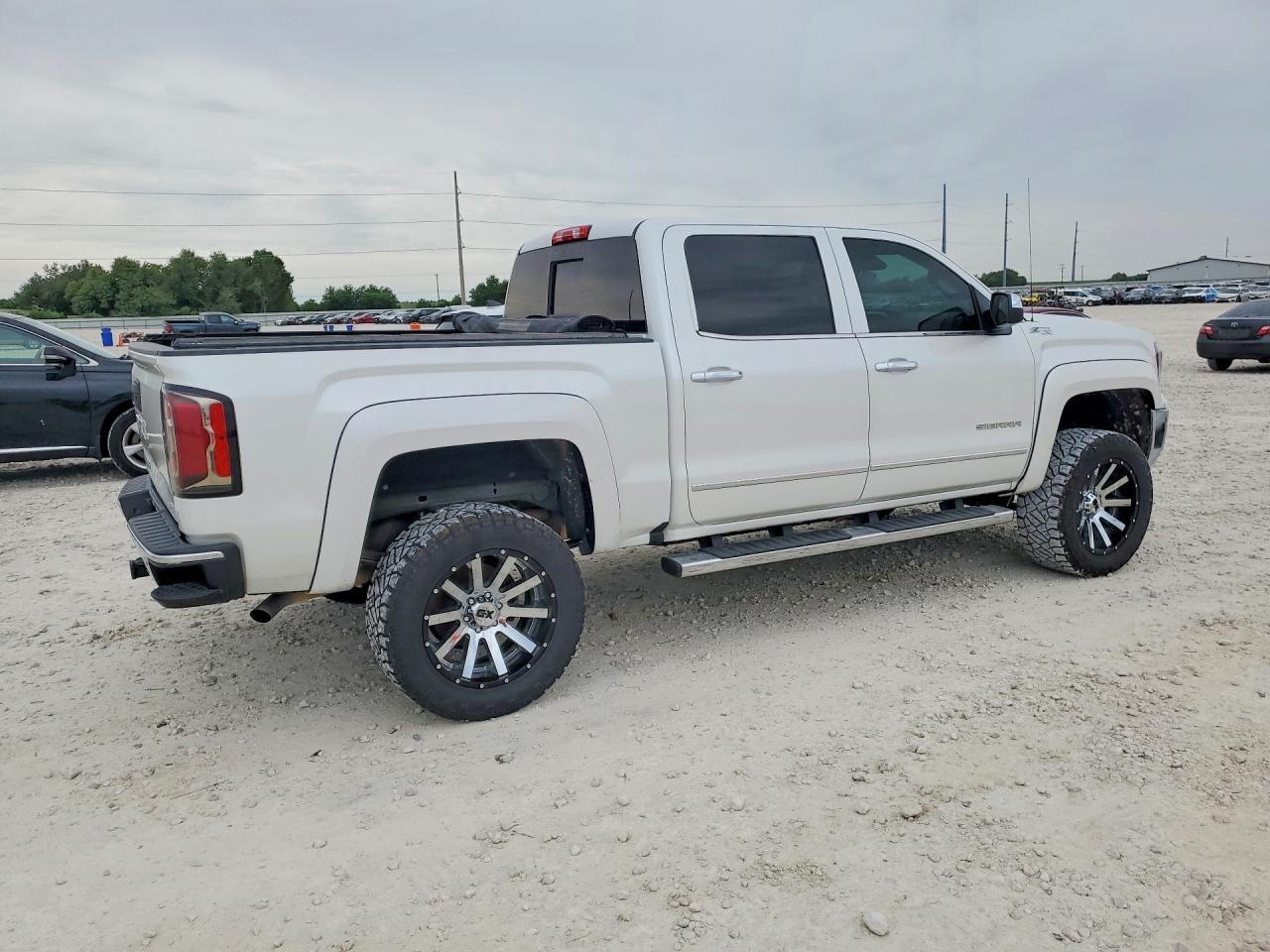 2018 GMC Sierra K1500 Slt - Image 3