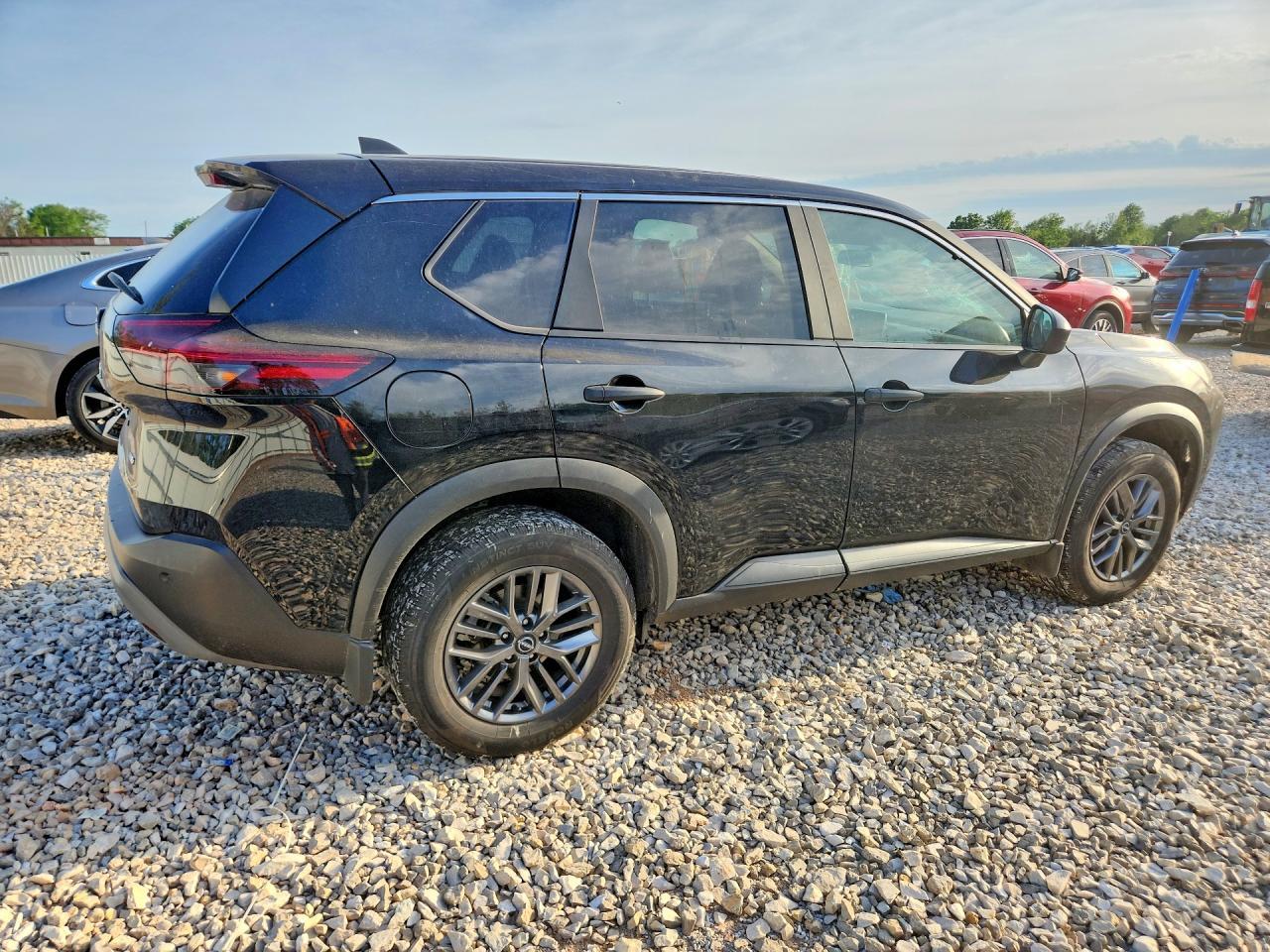 2023 Nissan Rogue S - Фото 3