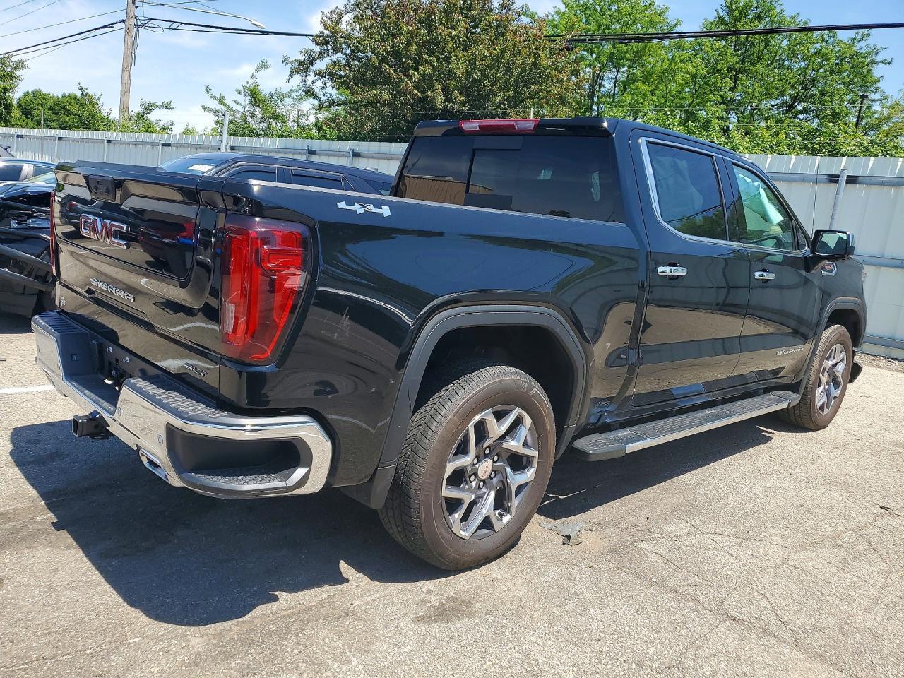 2025 GMC Sierra K1500 Slt - Image 3