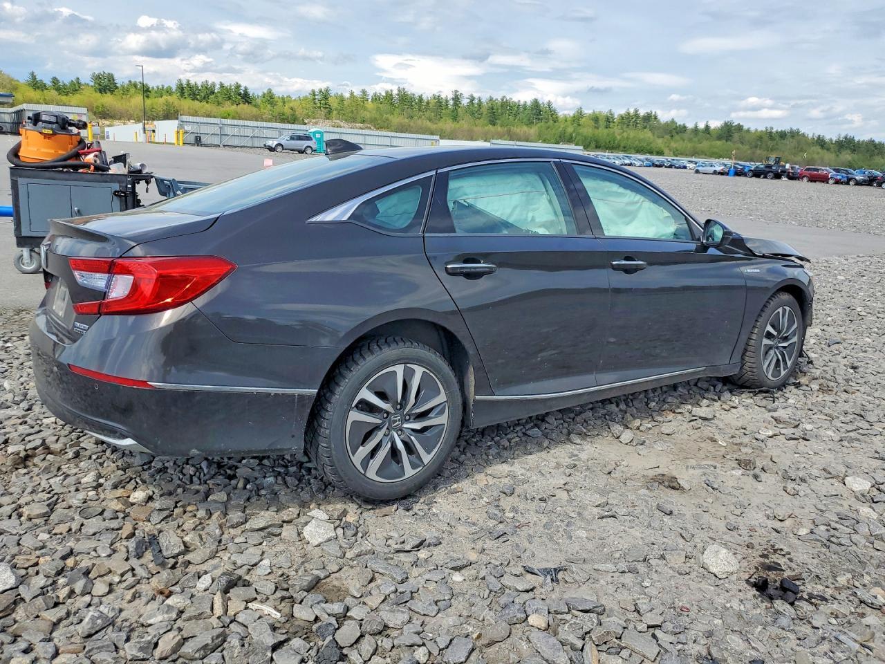 2018 Honda Accord Touring Hybrid - Image 3