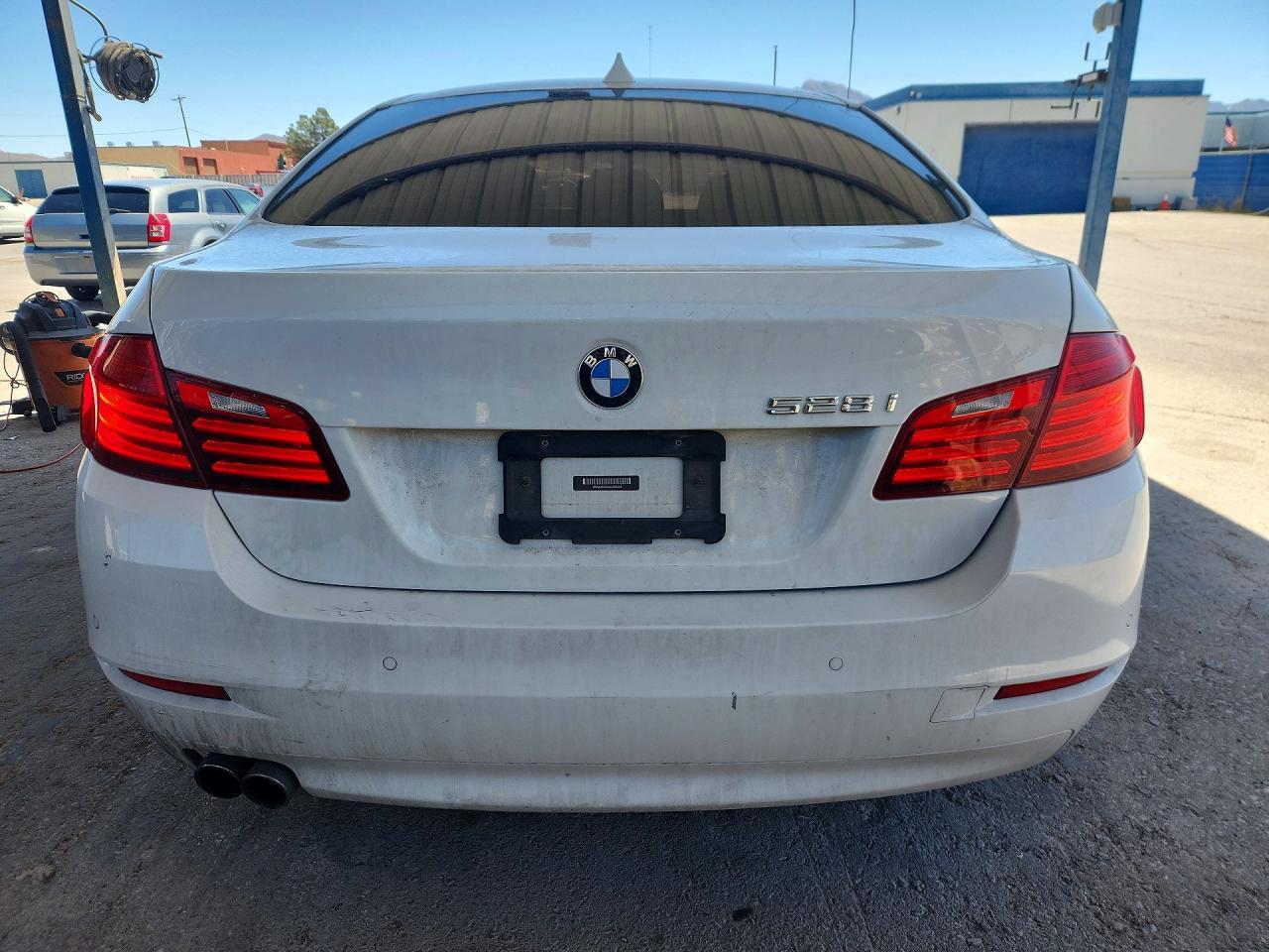 2016 BMW 528 I - Фото 6