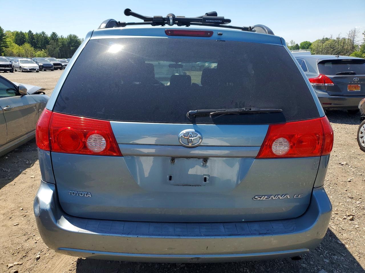 2009 Toyota Sienna Le 8-Passenger - Image 6