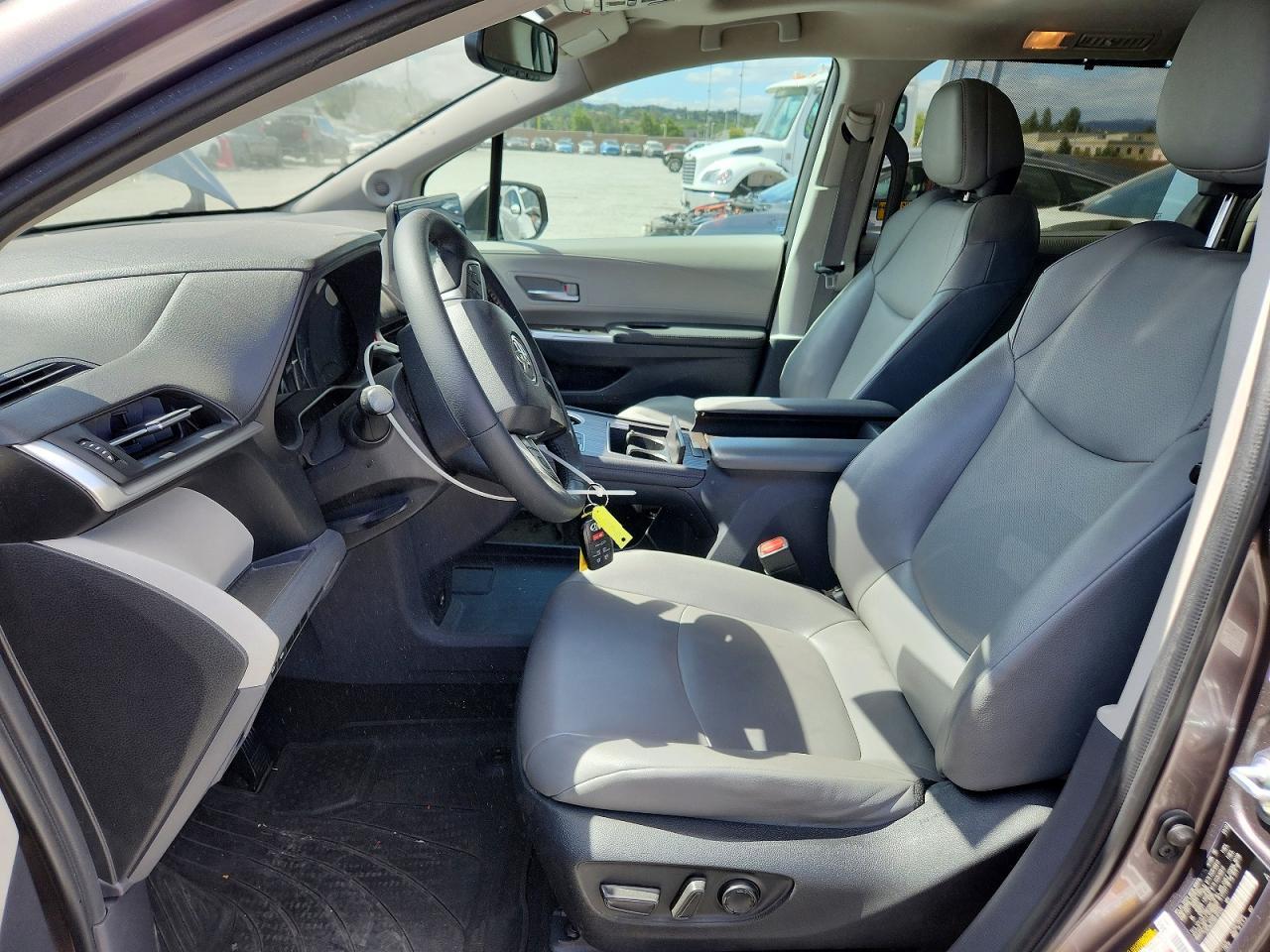 2022 Toyota Sienna Xle - Фото 7
