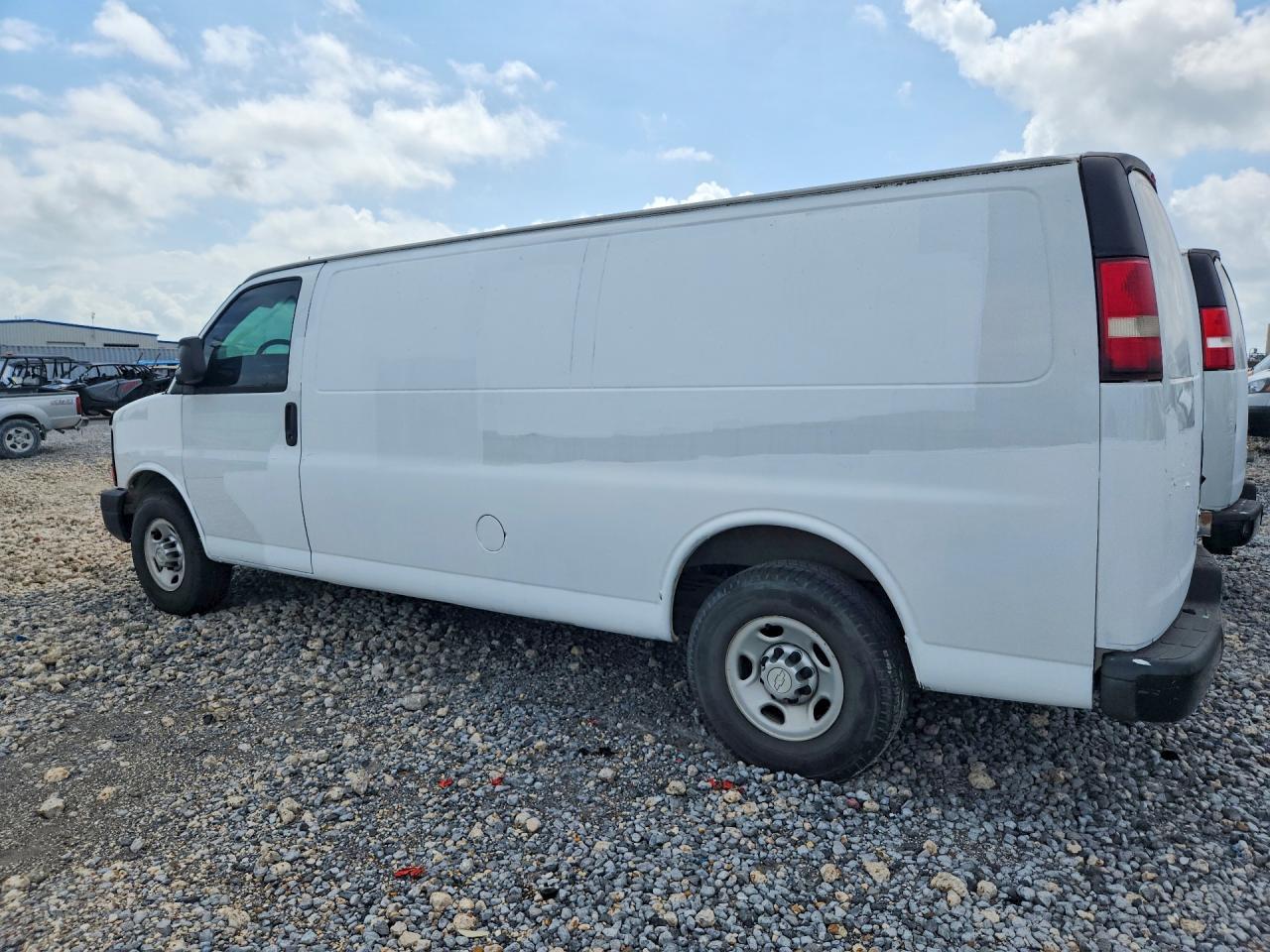 2015 Chevrolet Express G3500 - Фото 2
