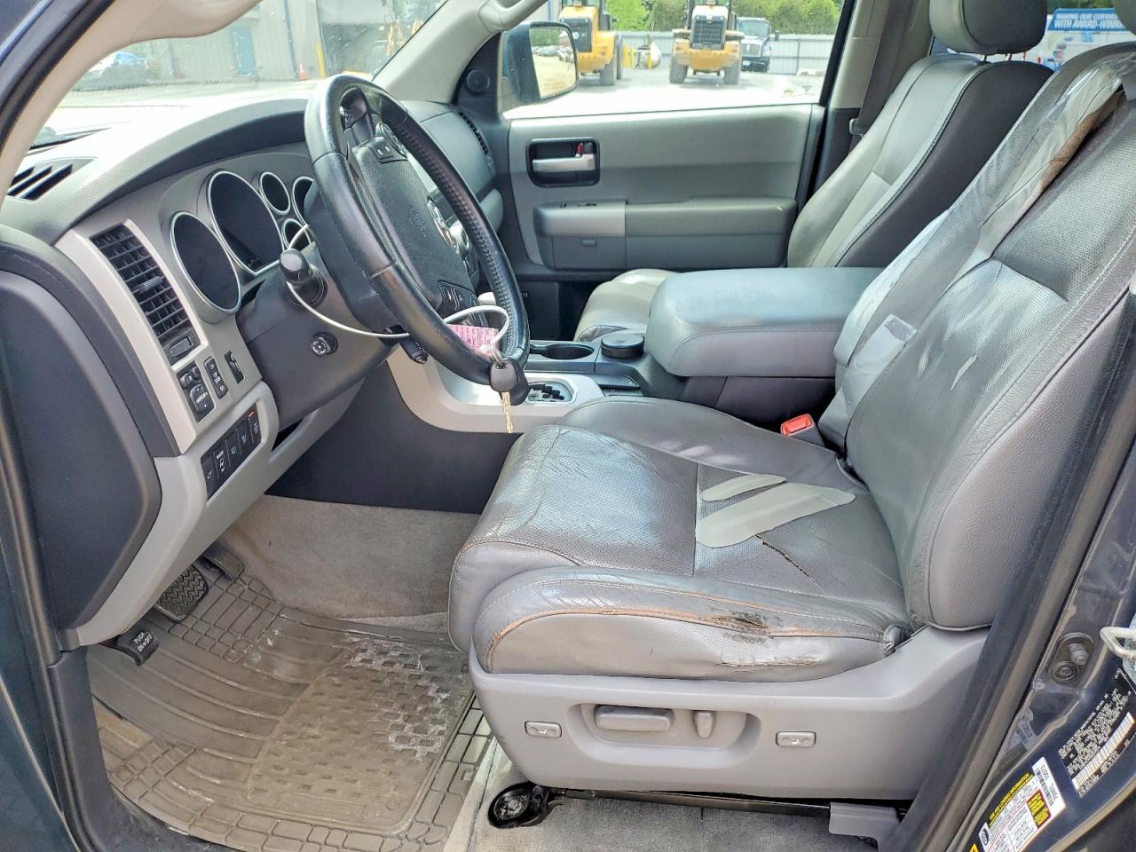 2008 Toyota Sequoia Platinum - Image 7