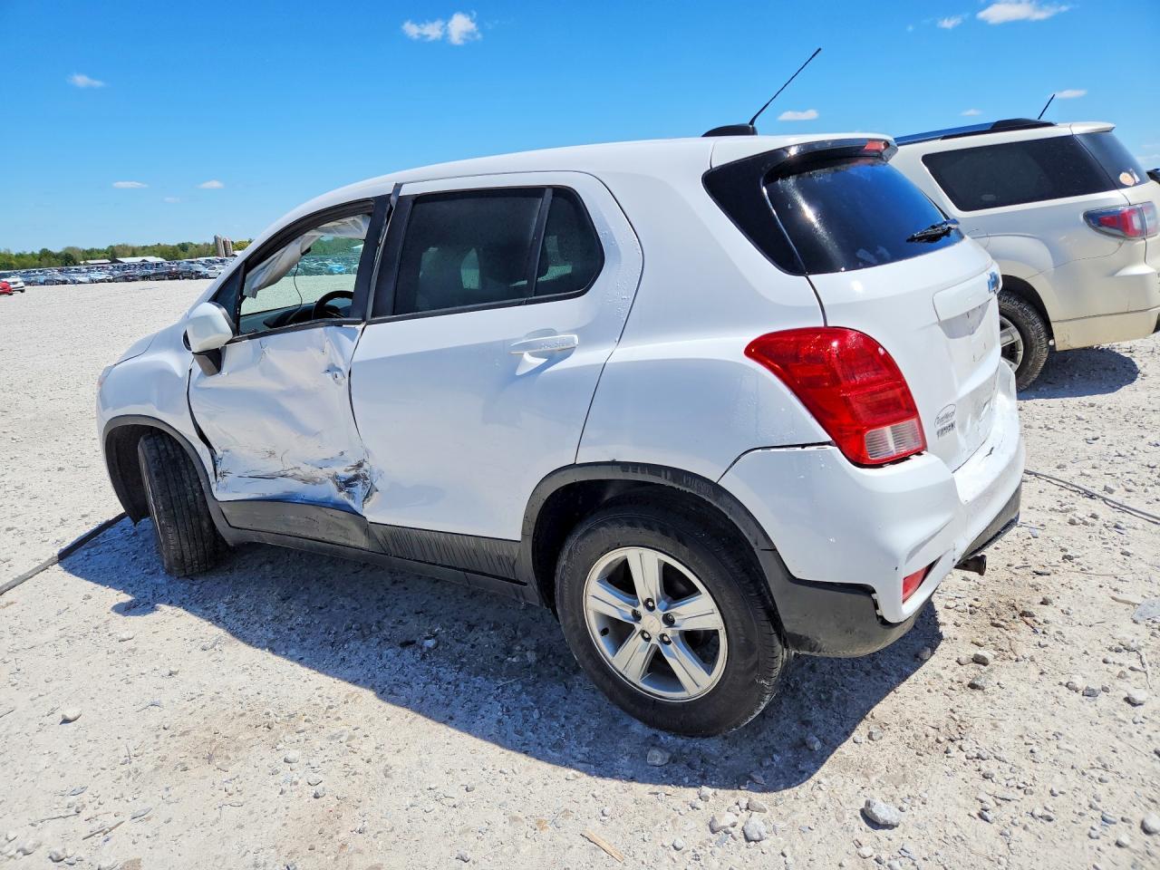 2020 Chevrolet Trax Ls - Фото 2