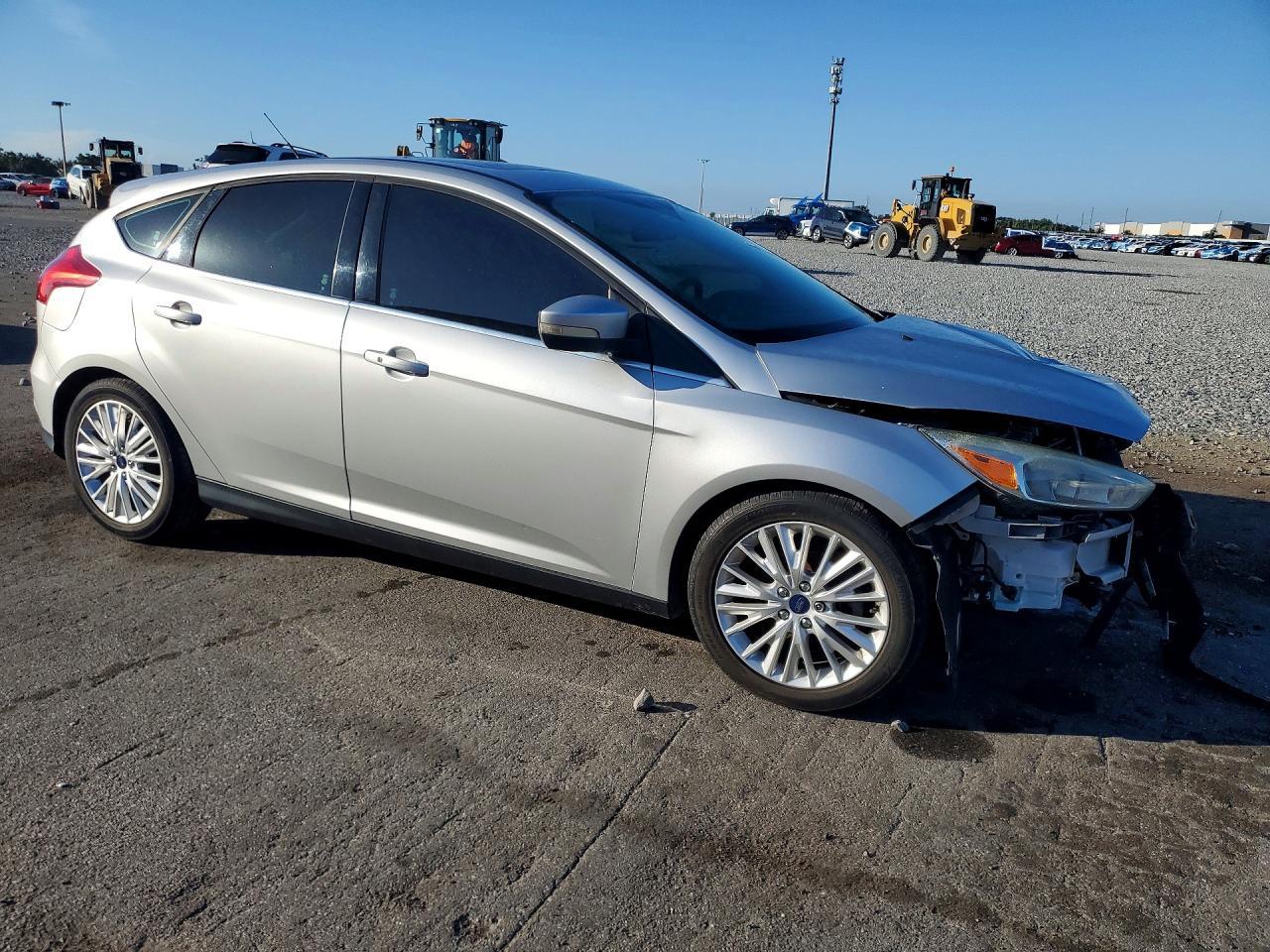 2017 Ford Focus Titanium - Image 4