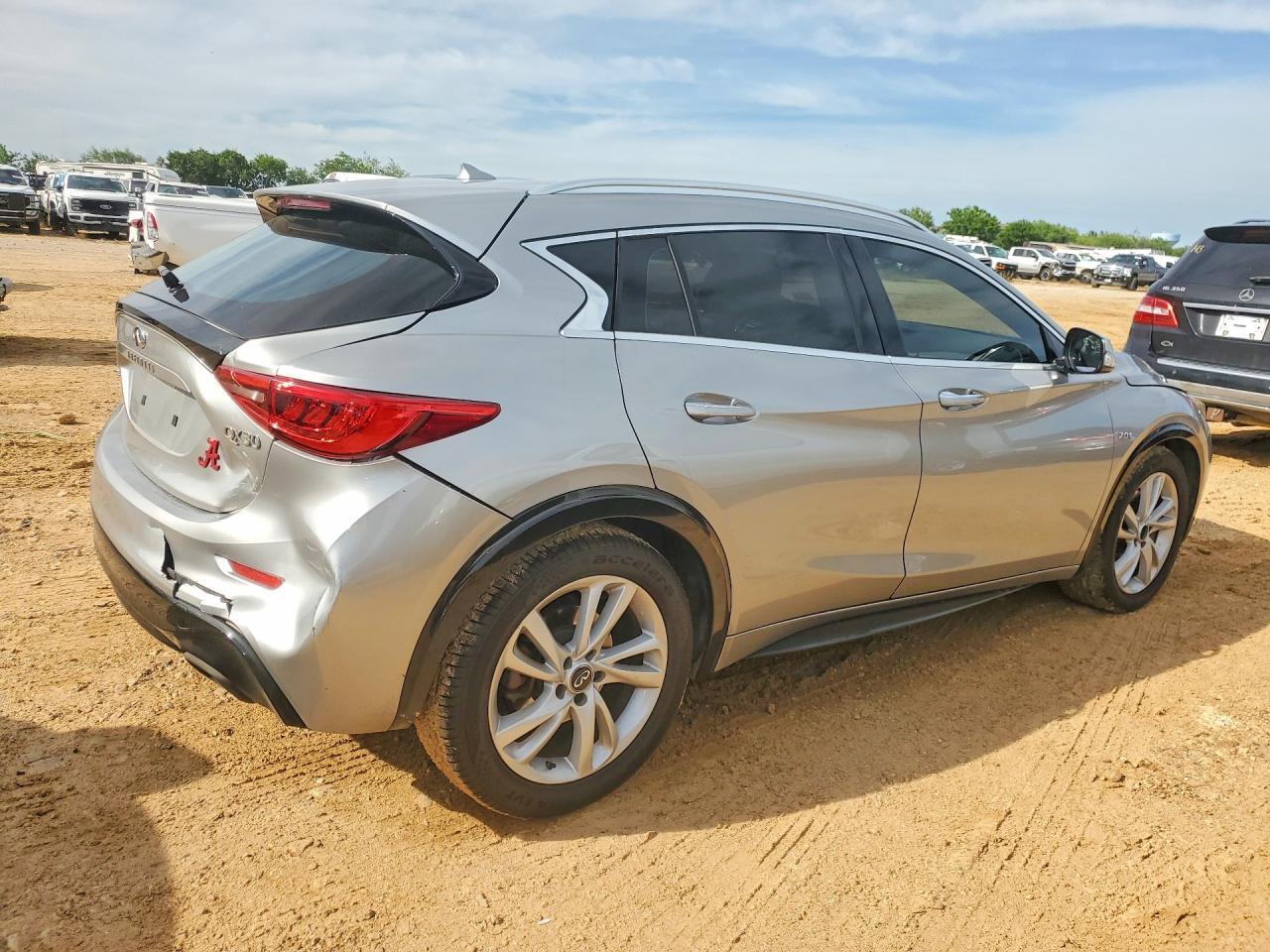 2019 Infiniti Qx30 Luxe - Фото 3