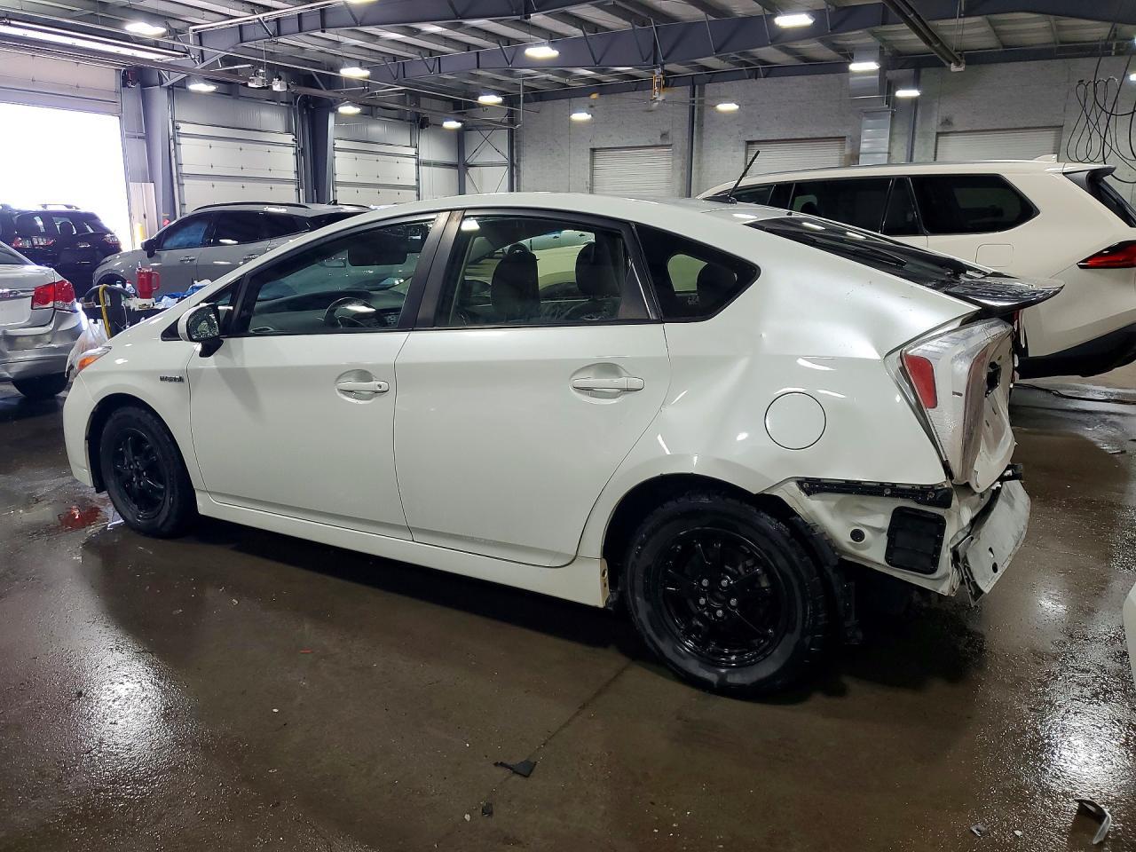 2012 Toyota Prius Three - Фото 2