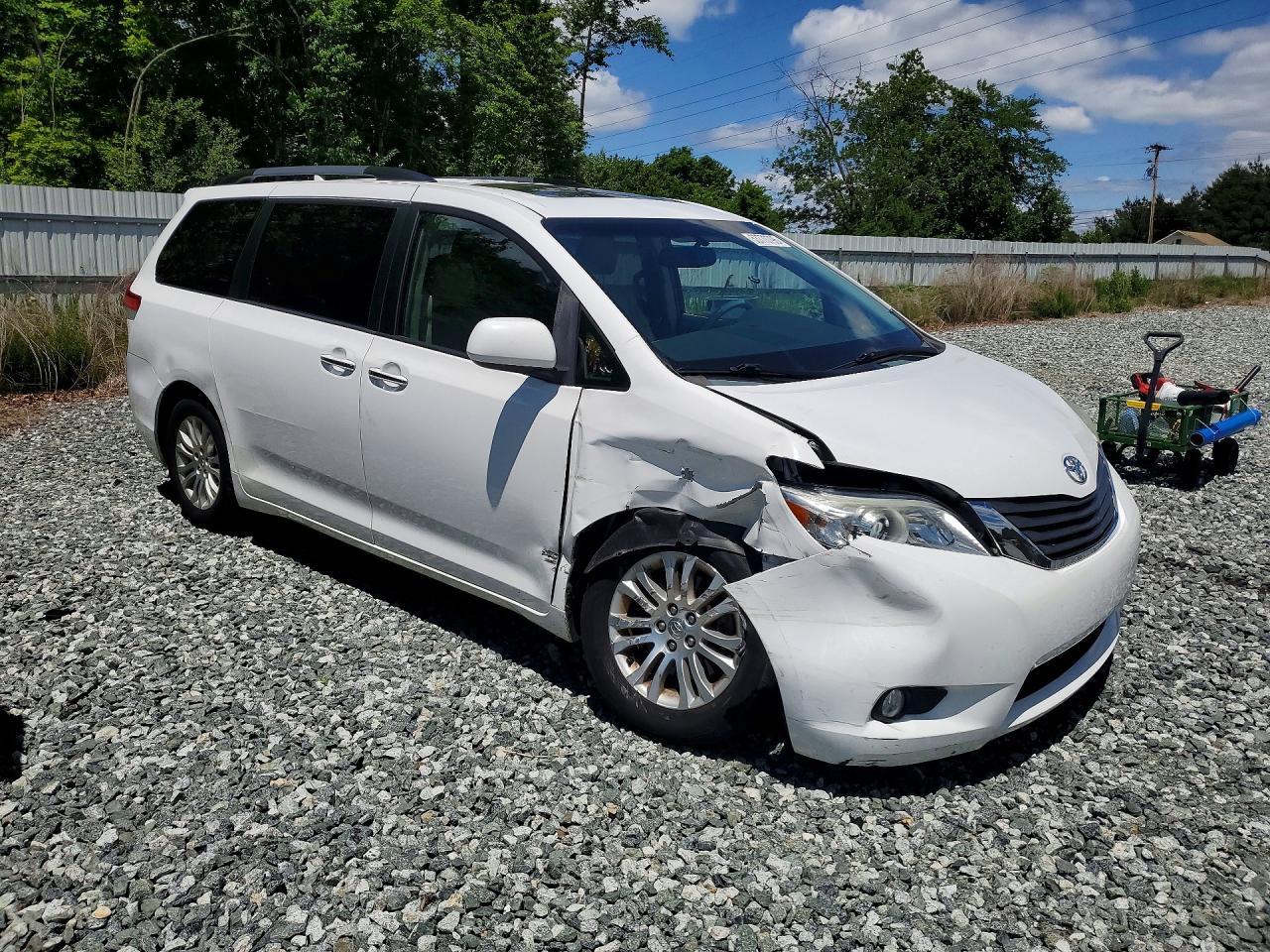 2014 Toyota Sienna Xle 8-Passenger - Фото 4