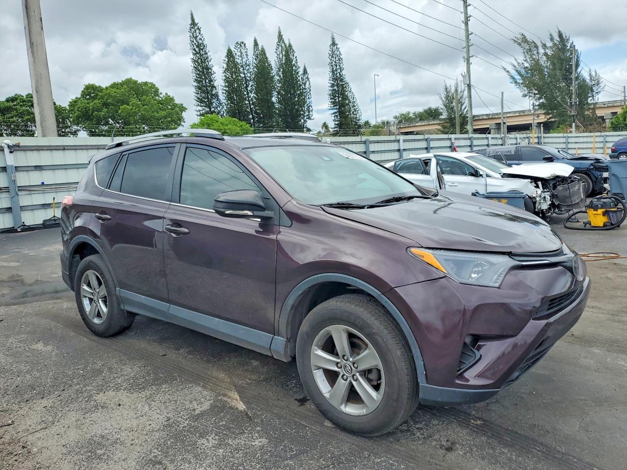 2018 Toyota Rav4 - Image 4