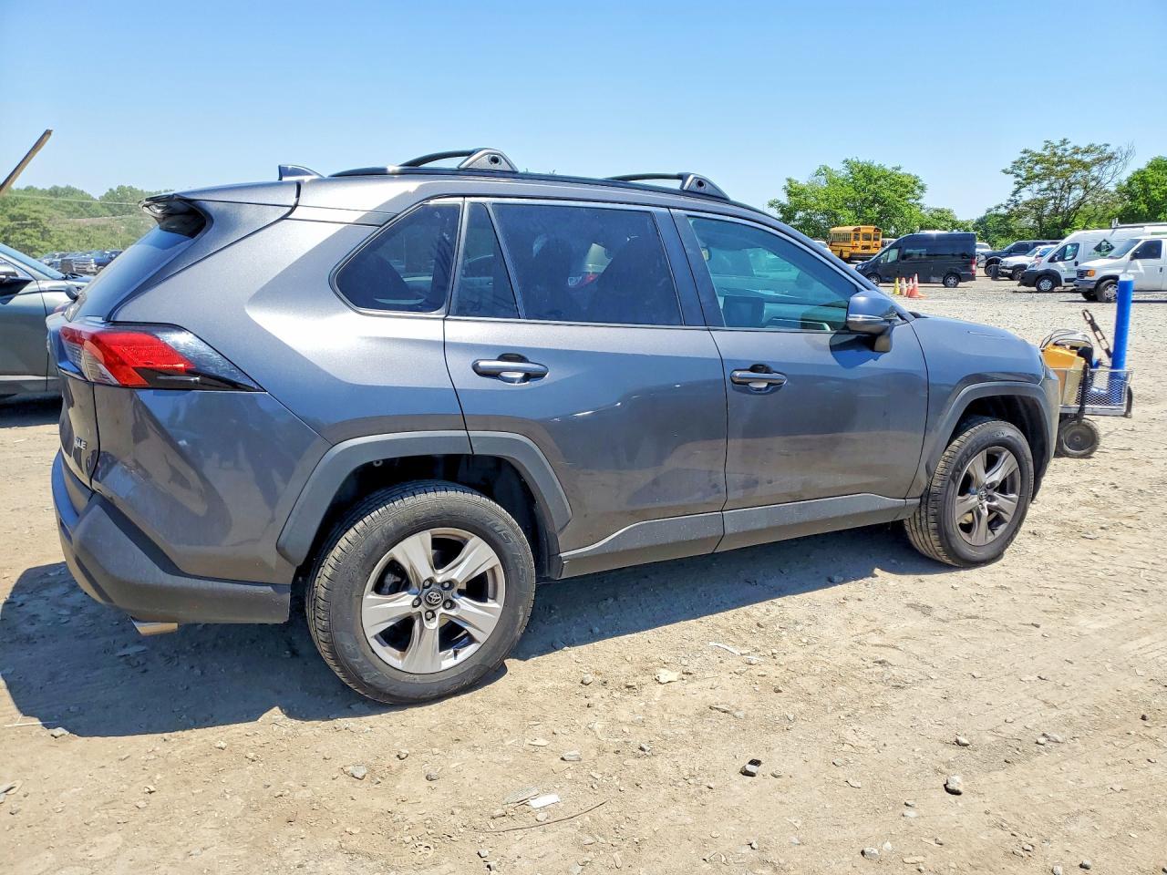 2021 Toyota Rav4 Xle - Image 3