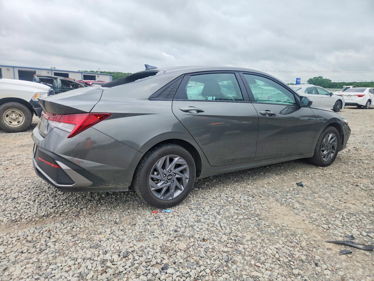 2025 Hyundai Elantra Hybrid Blue - Фото 3