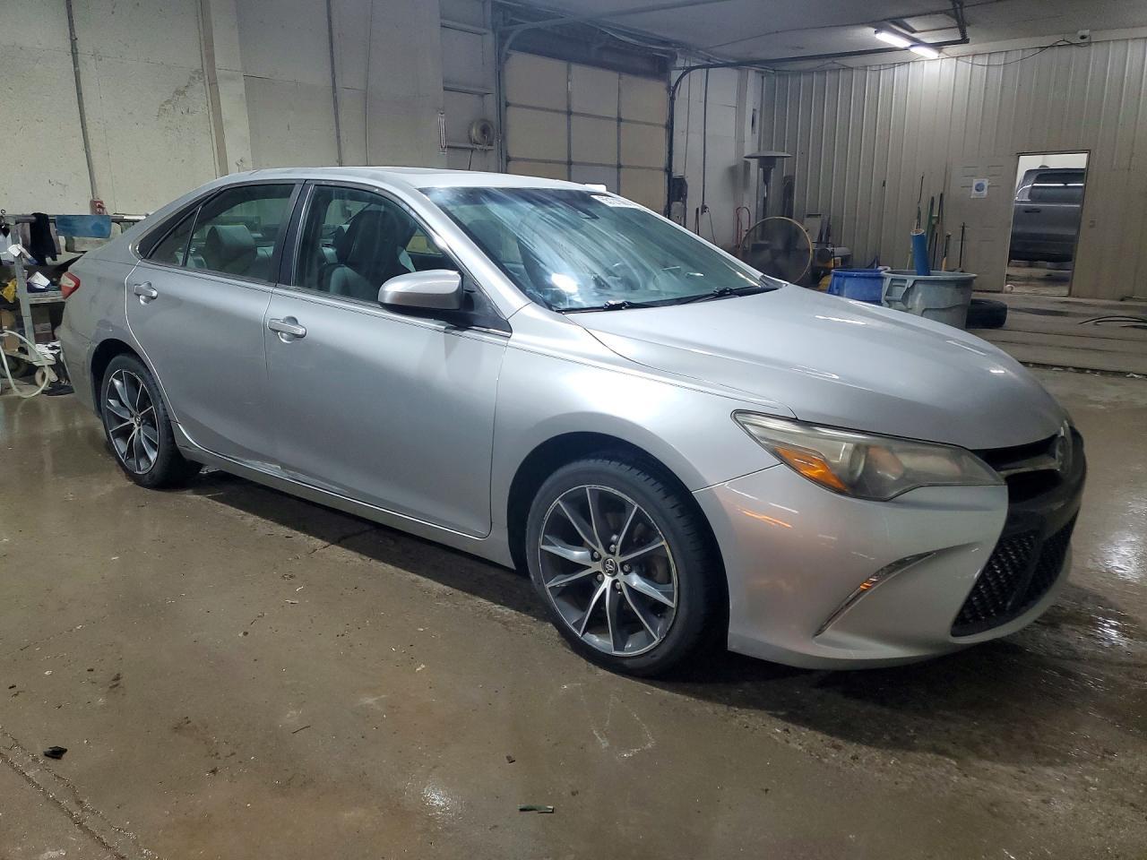 2016 Toyota Camry Xse - Image 4