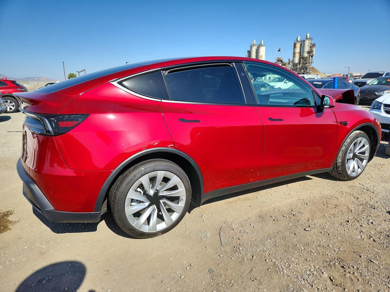 2026 Tesla Model Y - Фото 3