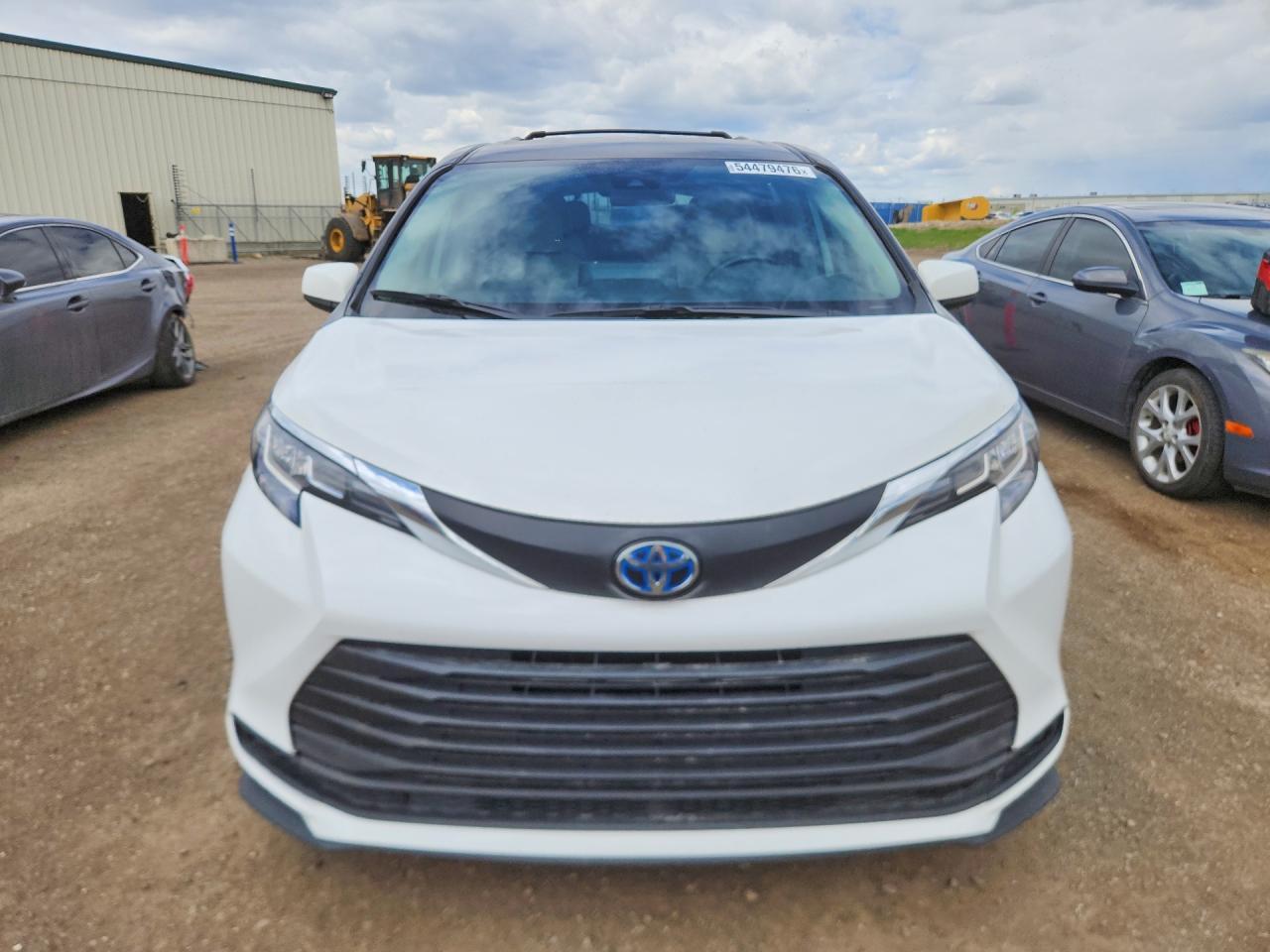 2022 Toyota Sienna - Image 5