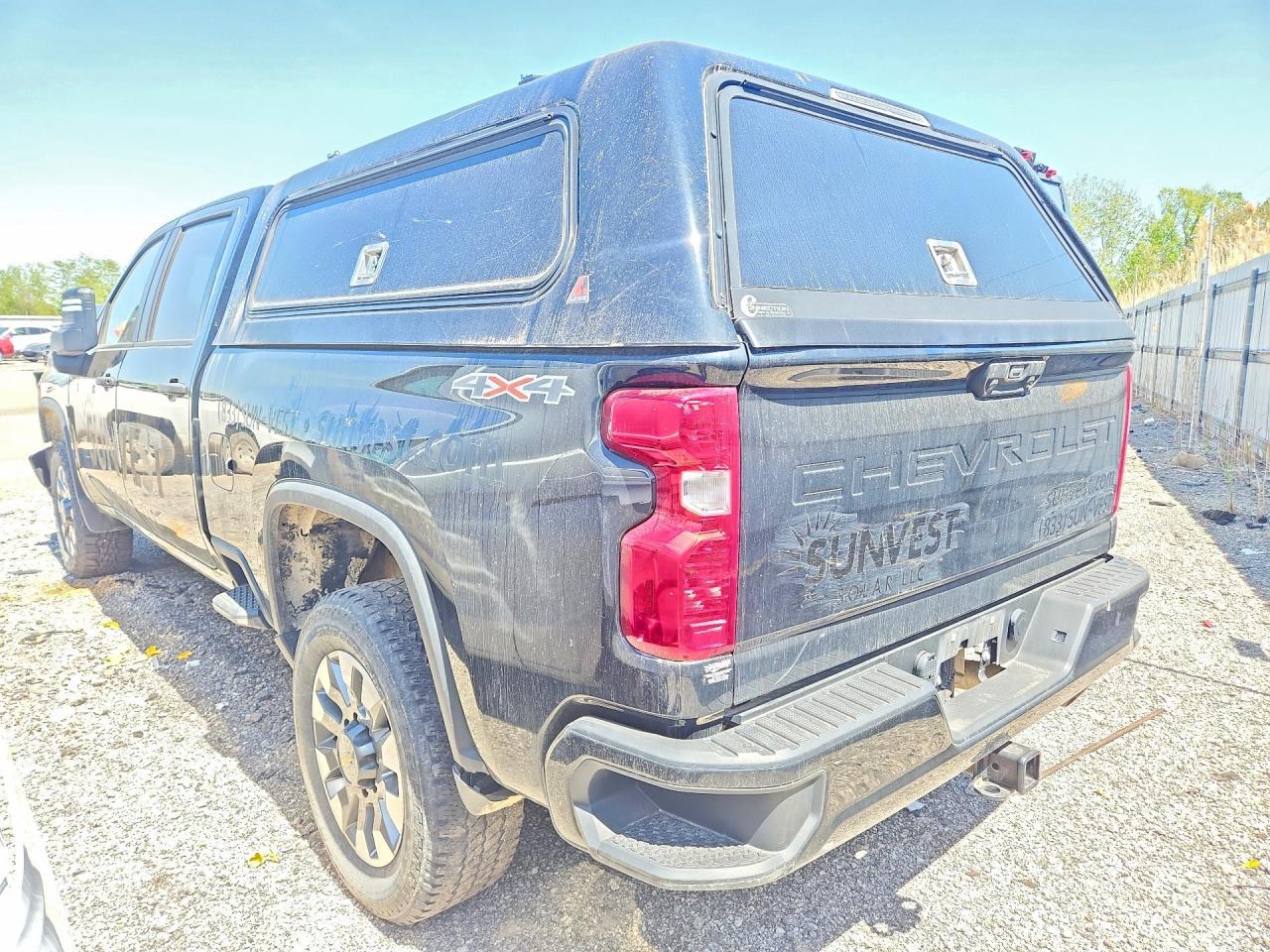 2022 Chevrolet Silverado K2500 Custom - Image 2