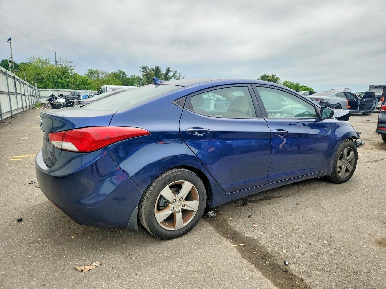 2013 Hyundai Elantra Gls - Фото 3