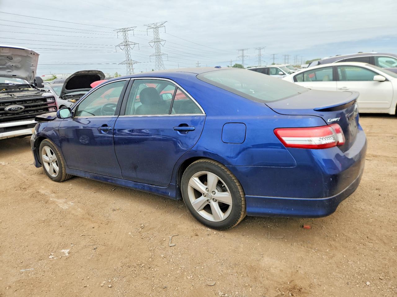 2011 Toyota Camry Se - Image 2