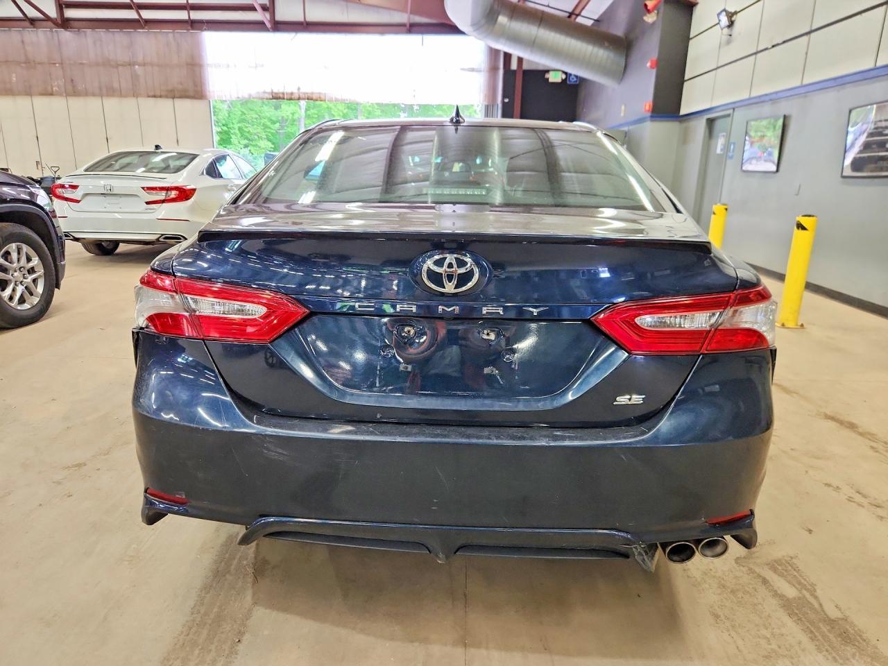 2020 Toyota Camry Se - Image 6