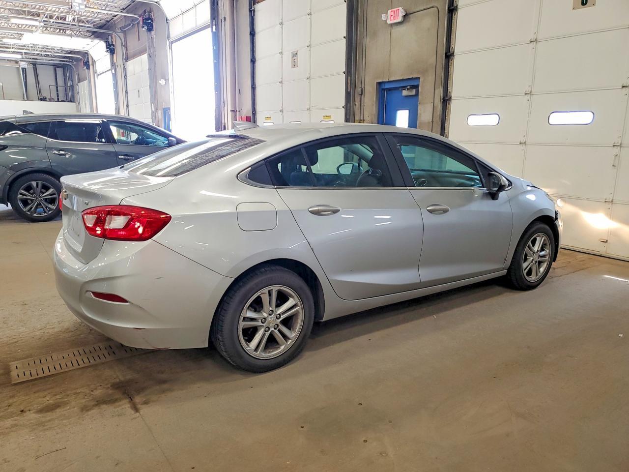 2017 Chevrolet Cruze Lt - Фото 3
