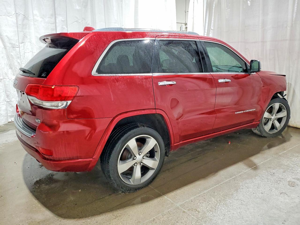 2014 Jeep Grand Cherokee Overland - Image 3