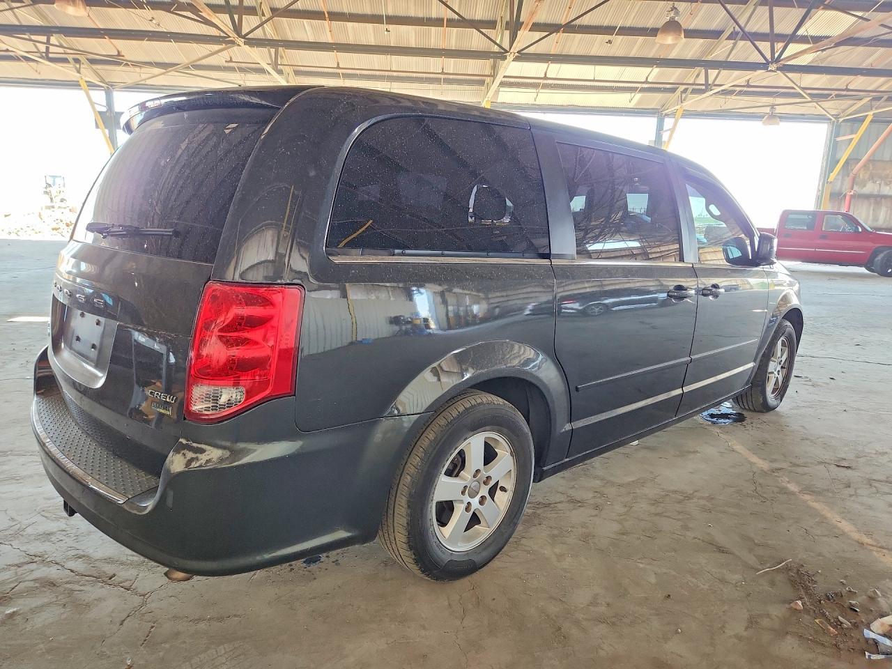 2012 Dodge Grand Caravan Crew - Image 3
