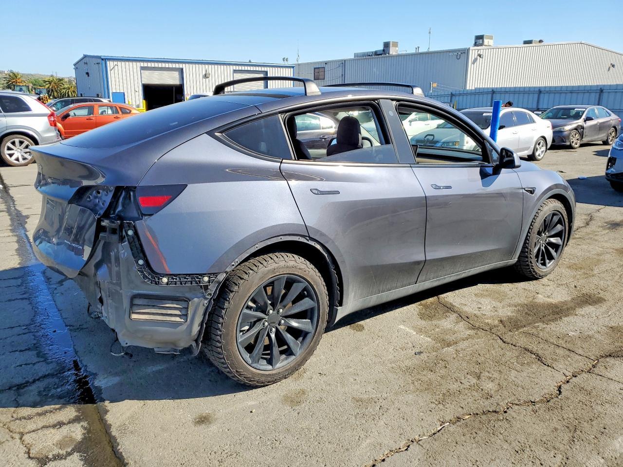 2022 Tesla Model Y - Фото 3