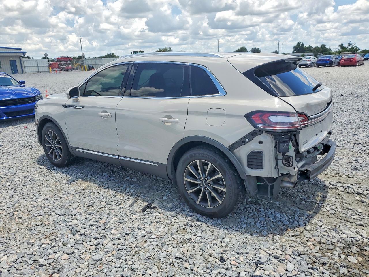 2021 Lincoln Nautilus - Image 2