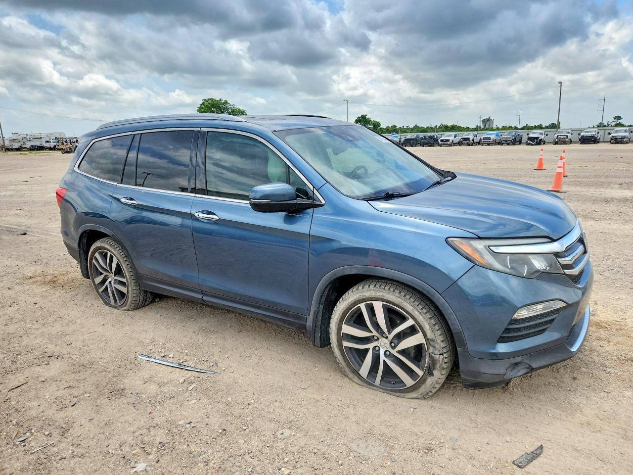 2018 Honda Pilot Elite - Image 4