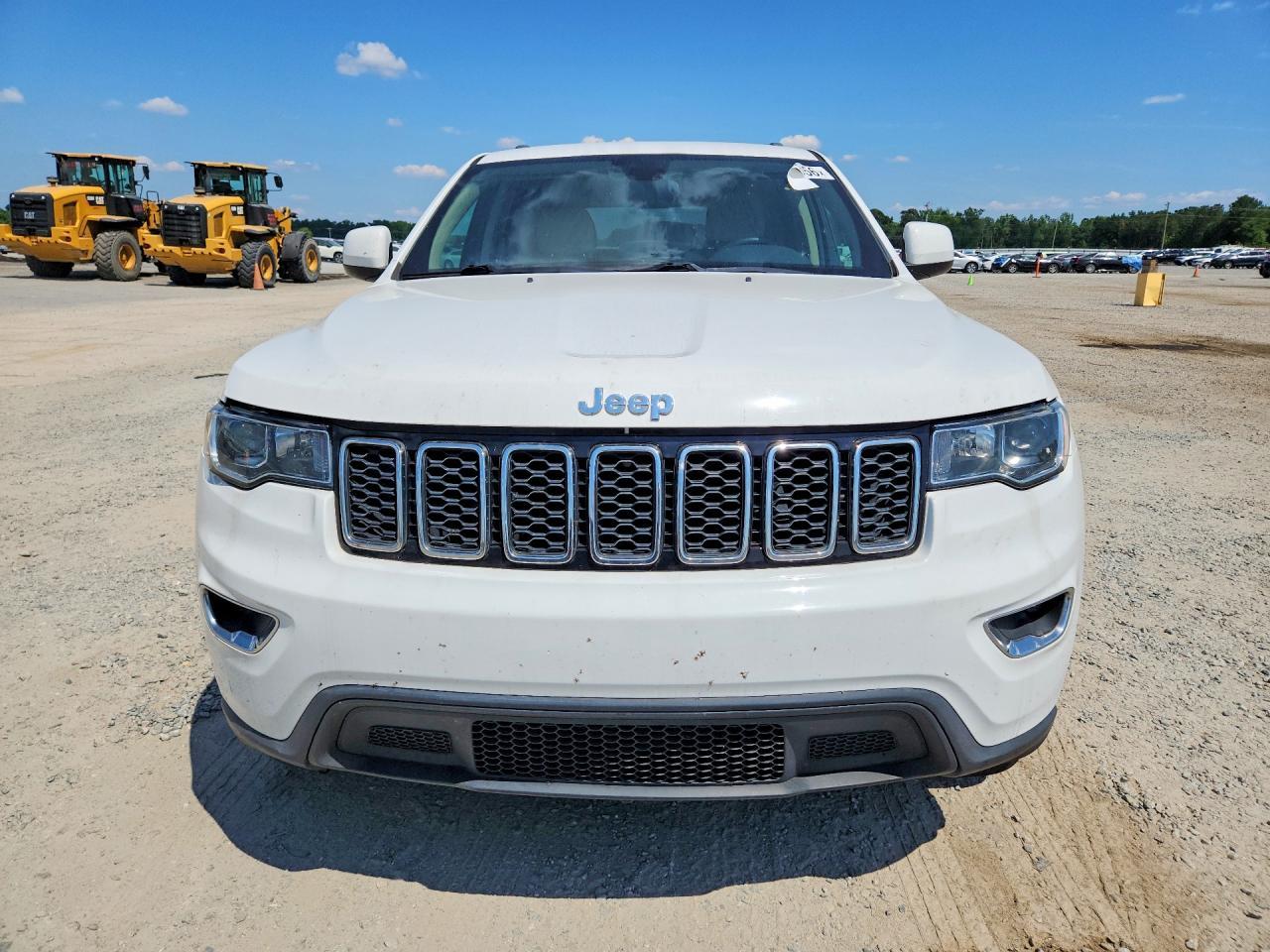 2019 Jeep Grand Cherokee Laredo - Image 5