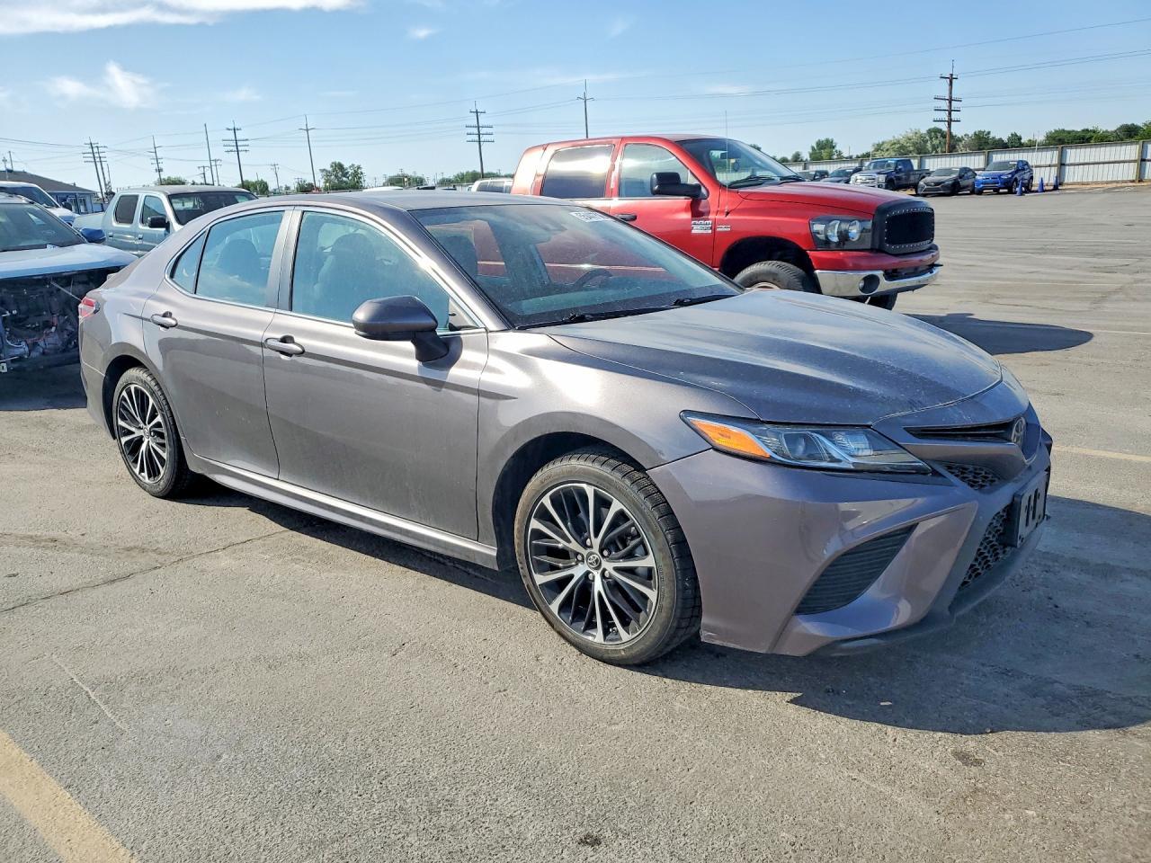 2019 Toyota Camry Se - Фото 4