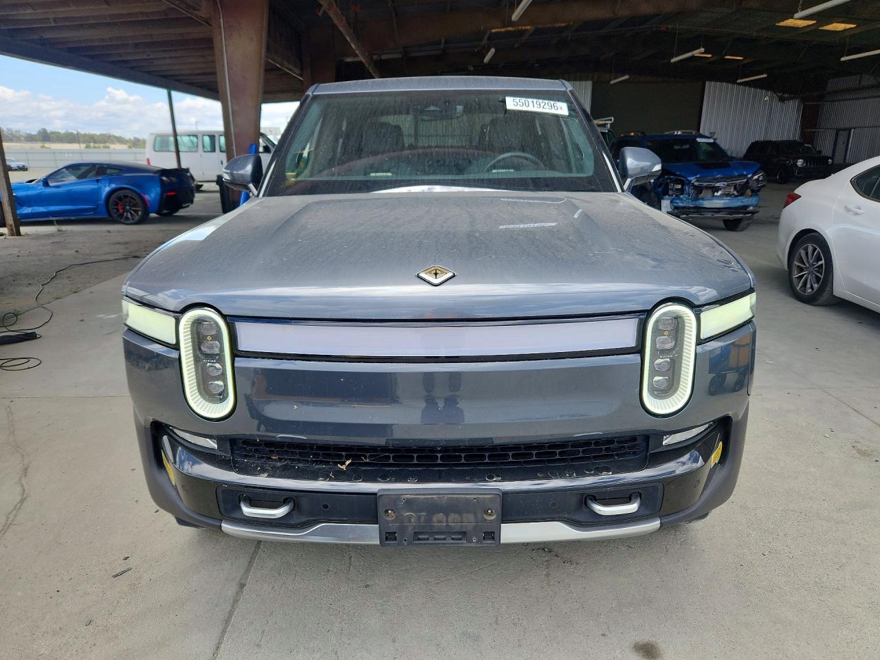 2022 Rivian R1T Adventure - Фото 5