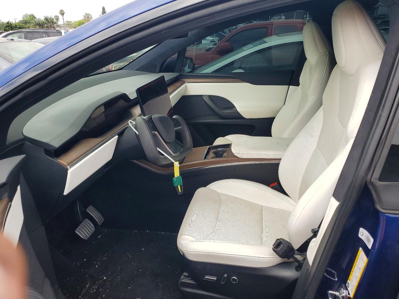 2022 Tesla Model X - Фото 7