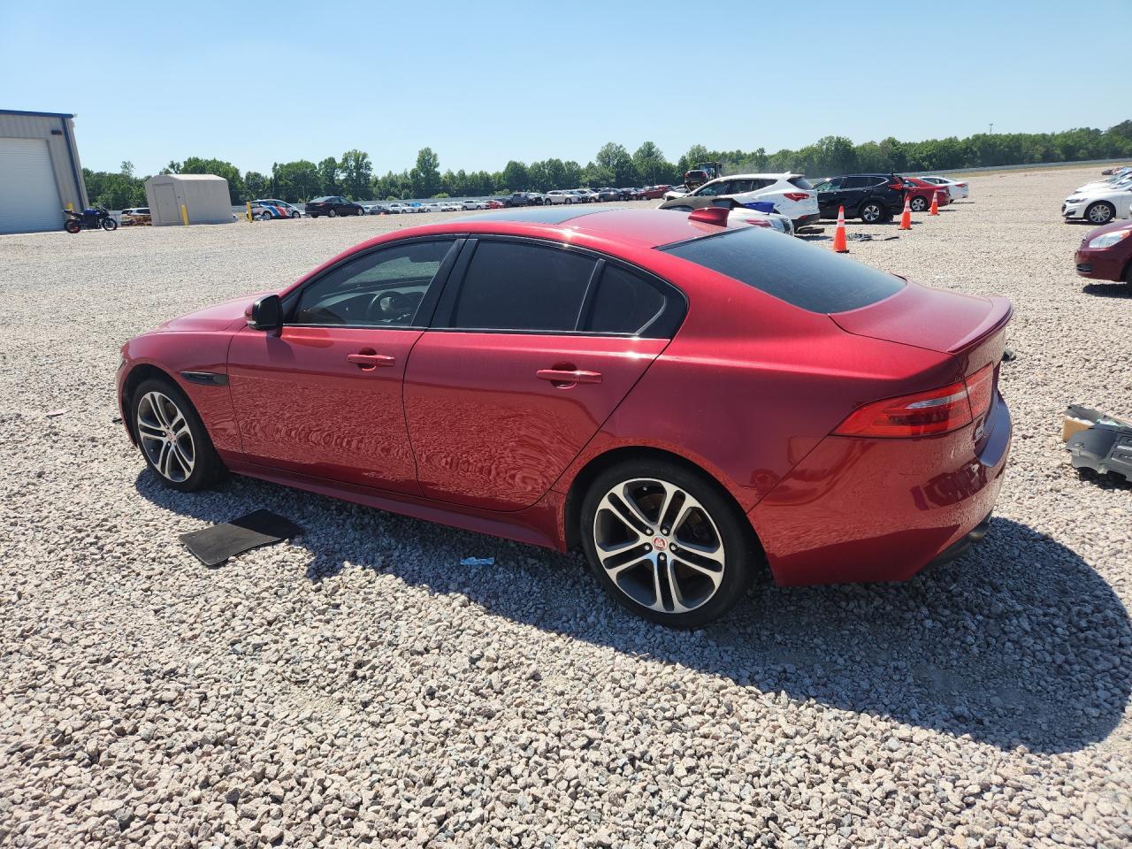 2017 Jaguar Xe R - Sport - Фото 2
